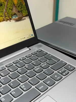 Nouveau Lenovo ThinkBook 13 16GB AMD Ryzen 3 SSD 256GB