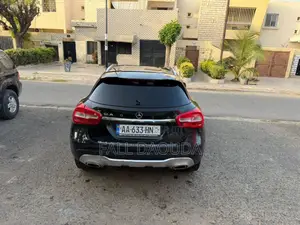 Mercedes-Benz GLA 250 2018 Noir