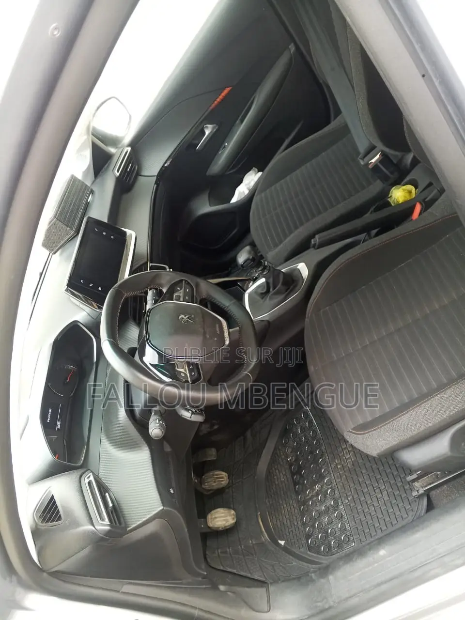 Peugeot 208 2022 Gris