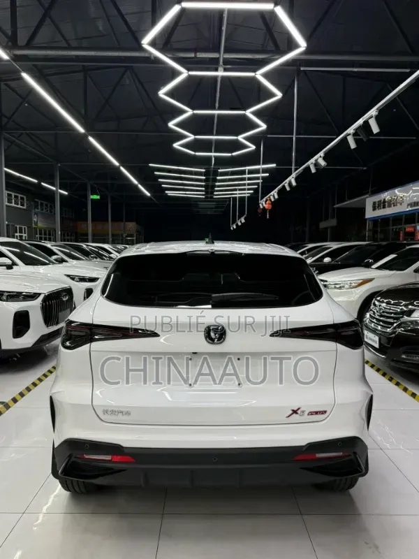 Changan X5 Plus 1.5 Blue Core FWD 2025 Blanc