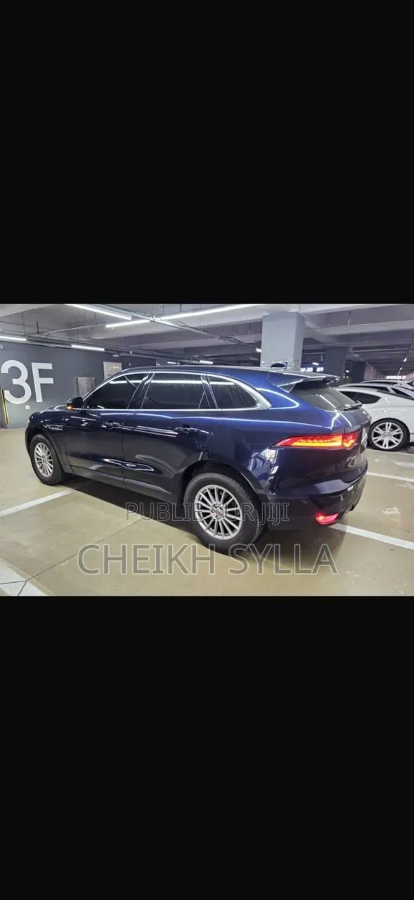Jaguar F-Pace 2017 Bleu
