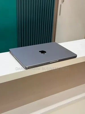 Nouveau Apple MacBook Pro 2021 M1 Max 32GB Apple M1 Max SSD 1T