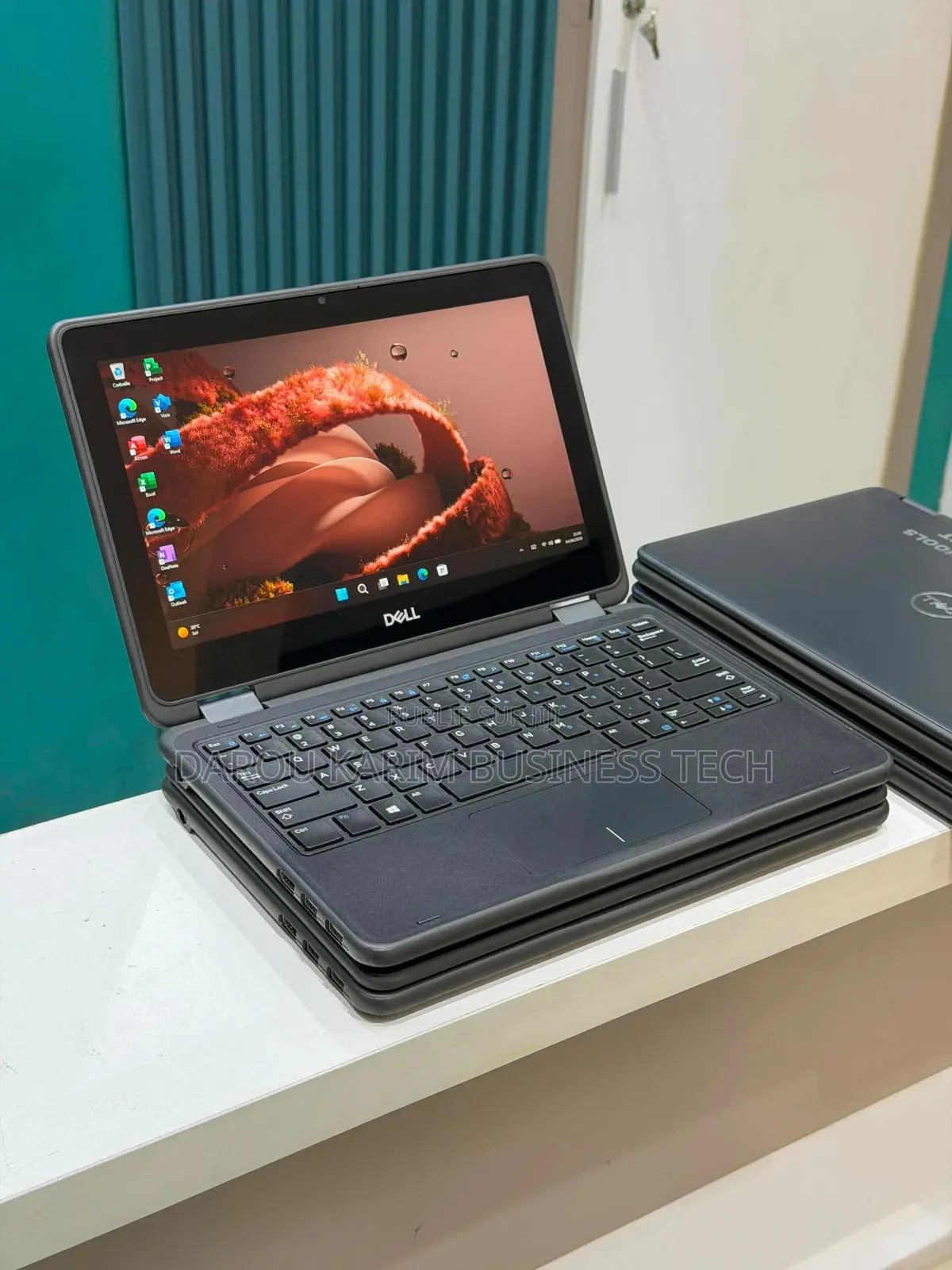 Nouveau Dell Latitude 3189 8GB Intel Celeron SSD 128GB