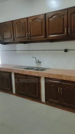 4chbre Villa dans Villa R+1 À Louer À, Yoff à Louer