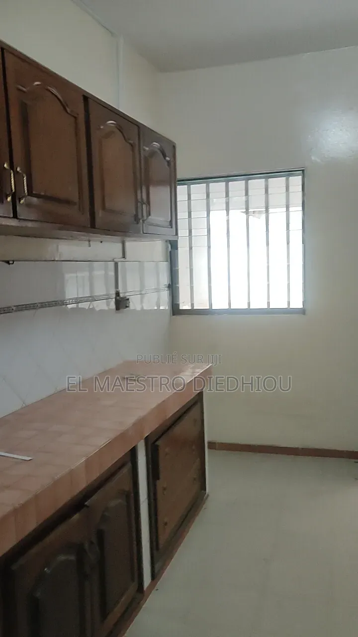 4chbre Villa dans Villa R+1 À Louer À, Yoff à Louer