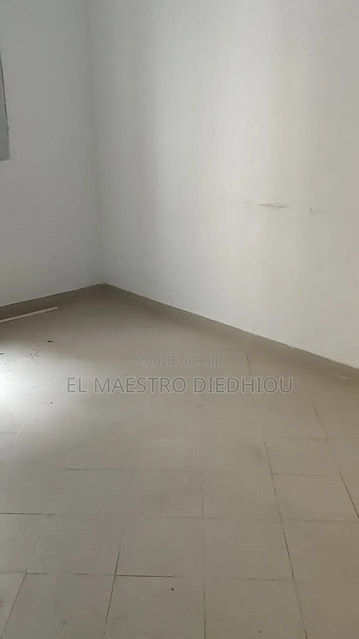 4chbre Villa dans Villa R+1 À Louer À, Yoff à Louer