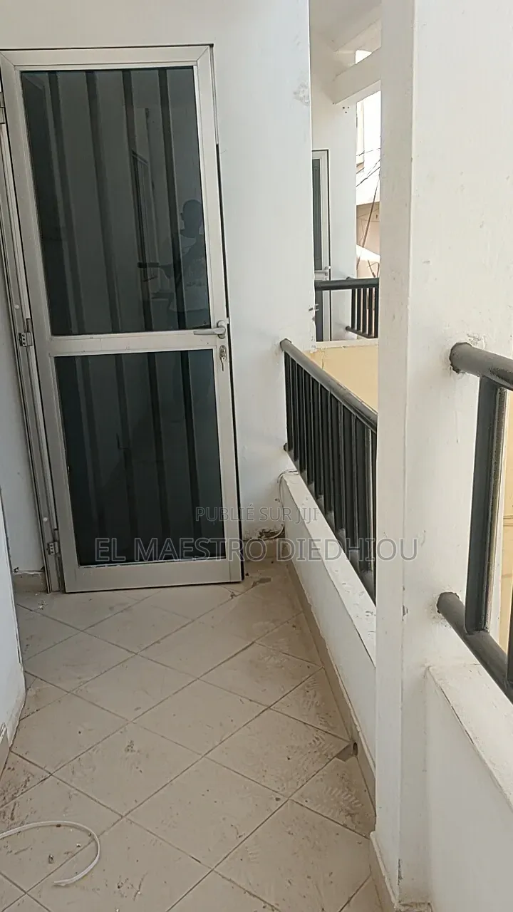 4chbre Villa dans Villa R+1 À Louer À, Yoff à Louer