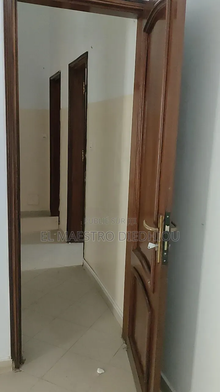 4chbre Villa dans Villa R+1 À Louer À, Yoff à Louer