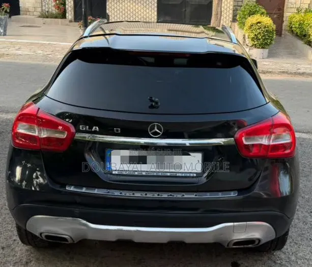 Mercedes-Benz GLA 250 2018 Autre