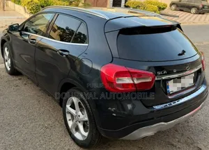 Mercedes-Benz GLA 250 2018 Autre