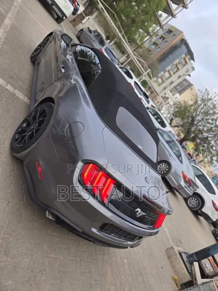 Ford Mustang 2023 Gris