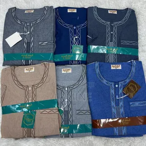 Dialabé Courte Manche Avec Un Pantalon.