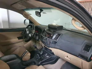 Toyota Fortuner 2016 Noir Mat