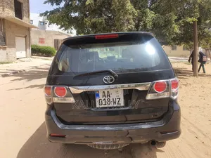 Toyota Fortuner 2016 Noir Mat