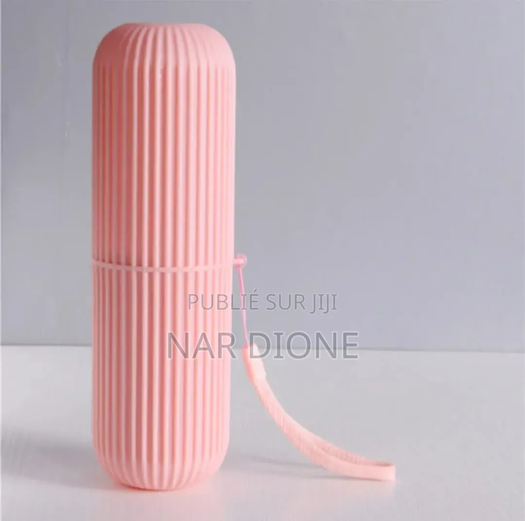Conteneur De Brosse