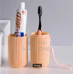 Conteneur De Brosse