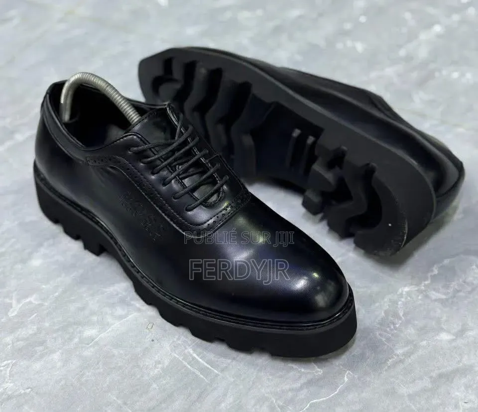 Cuir Noir Chaussures De Ville Boss