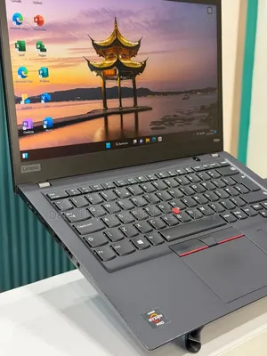 Nouveau Lenovo ThinkPad t495s 16GB AMD Ryzen 7 SSD 512GB
