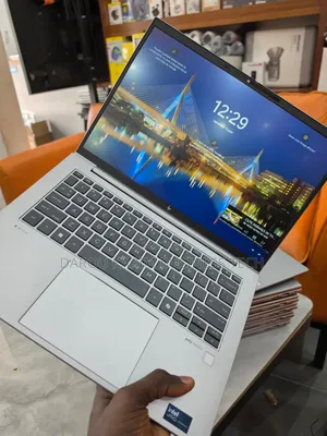 Nouveau HP ZBook Firefly 14 G11 16GB Intel Core Ultra 5 SSD 512GB