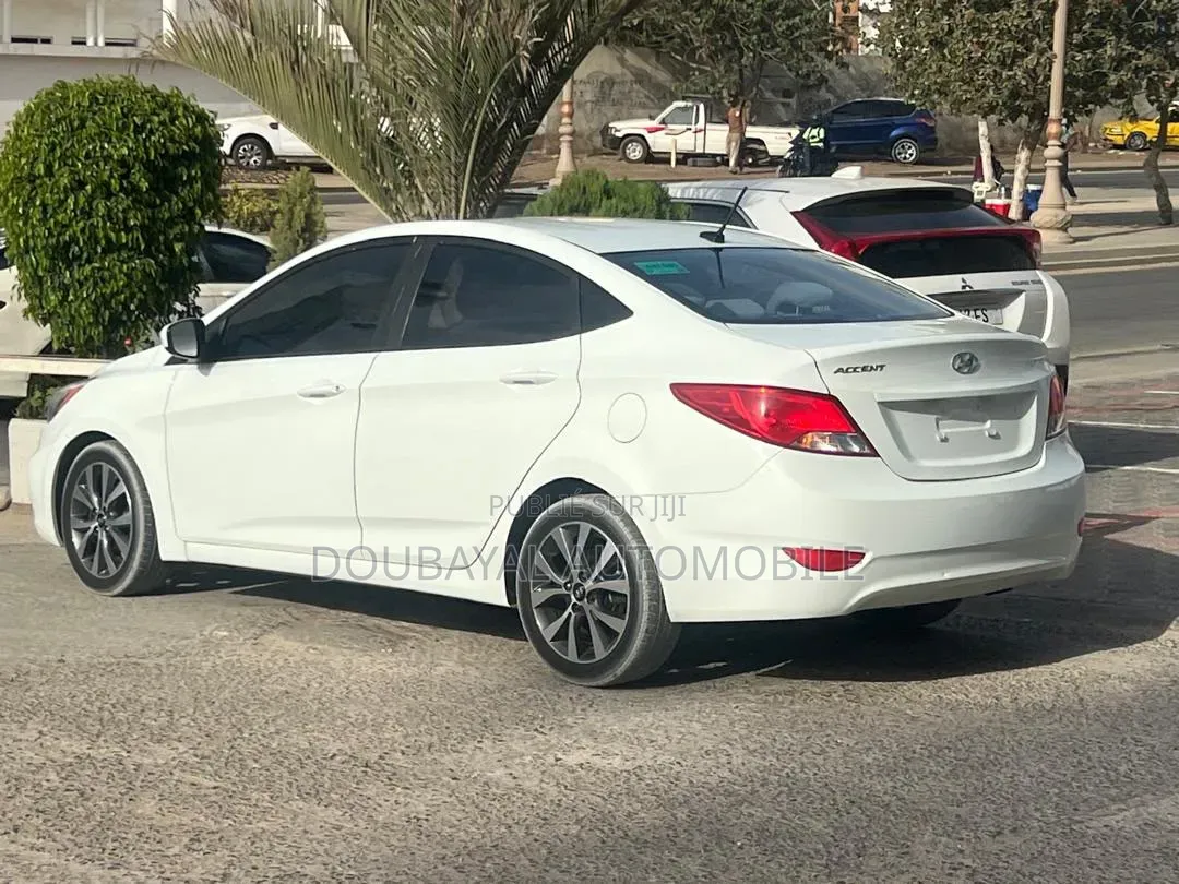 Hyundai Accent 2016 Blanc