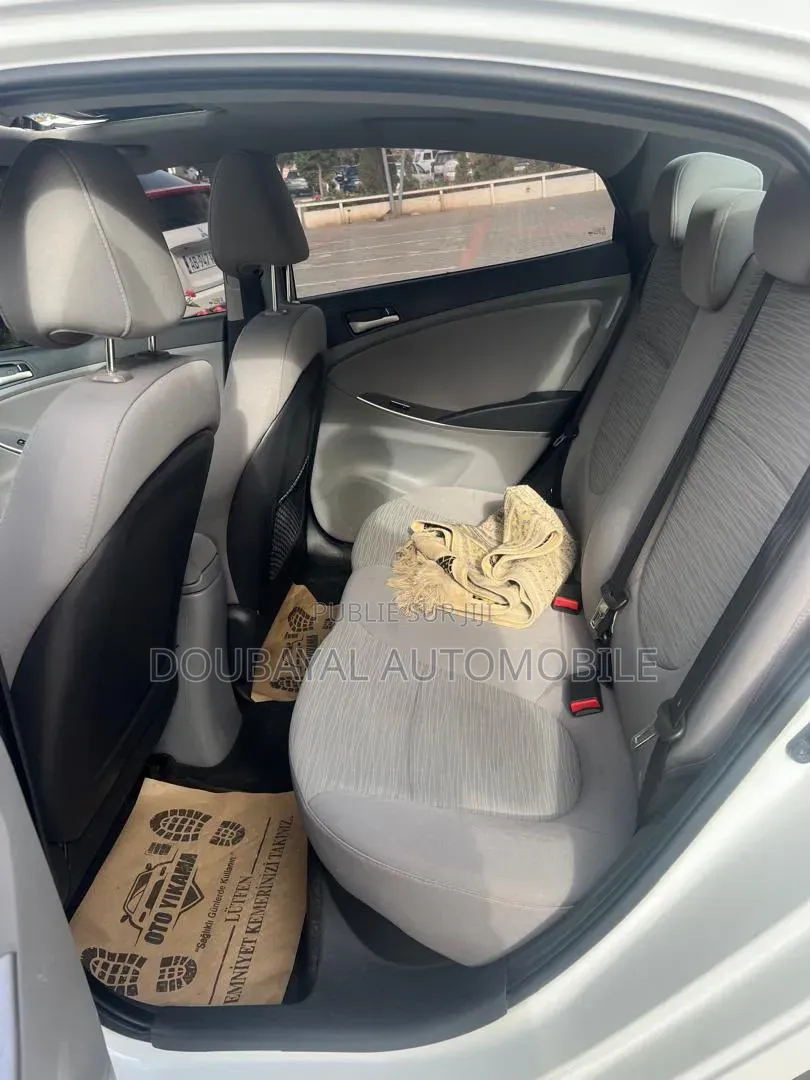 Hyundai Accent 2016 Blanc