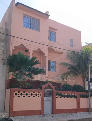 6chbre Maison dans Rassoul Business, Guediawaye à Vendre