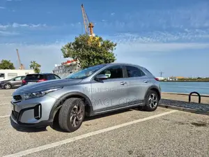 Kia Ceed 2024 Gris