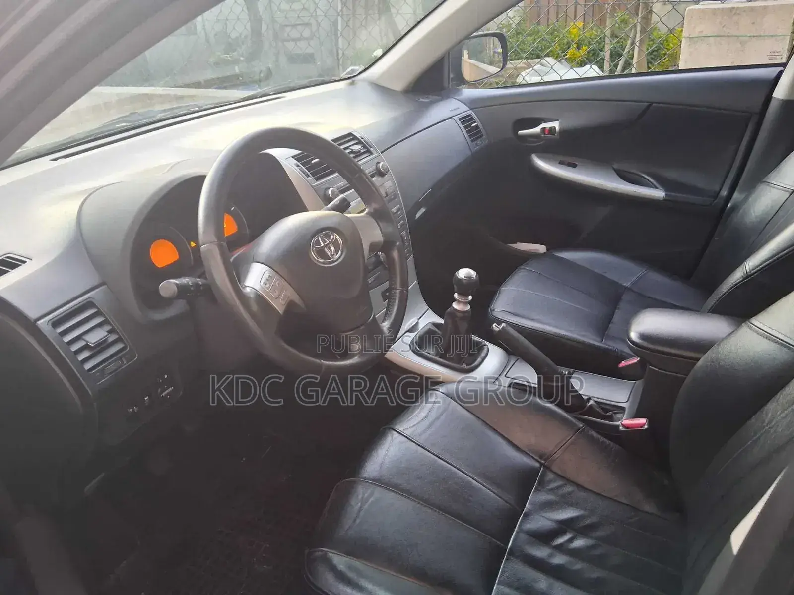 Toyota Corolla LE 4dr Sedan (1.8L 4cyl 4A) 2010 Noir