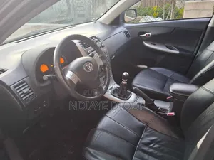 Toyota Corolla LE 4dr Sedan (1.8L 4cyl 4A) 2010 Noir