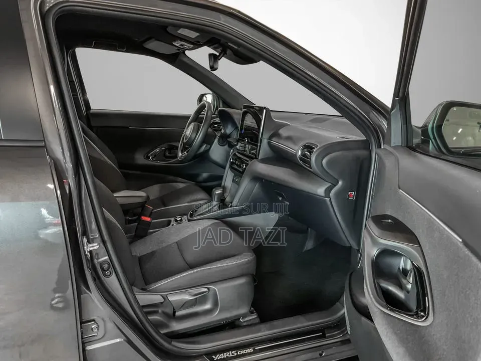 Nouveau Toyota Yaris Cross 2024 Gris