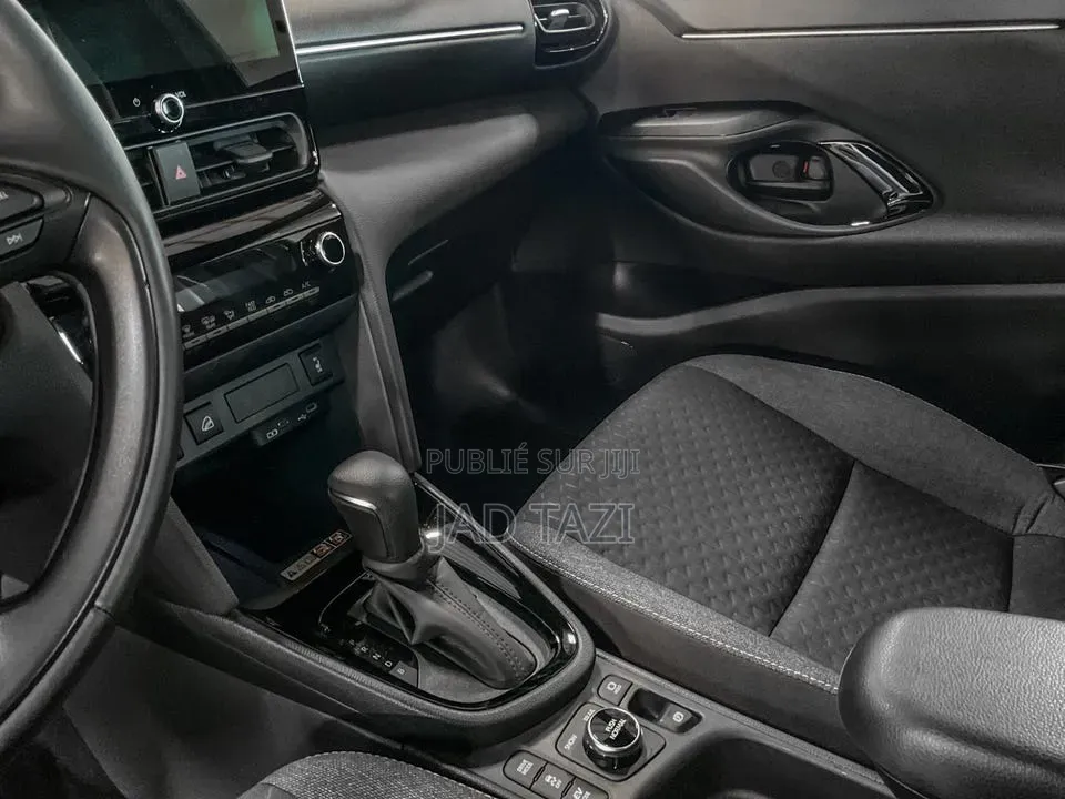 Nouveau Toyota Yaris Cross 2024 Gris