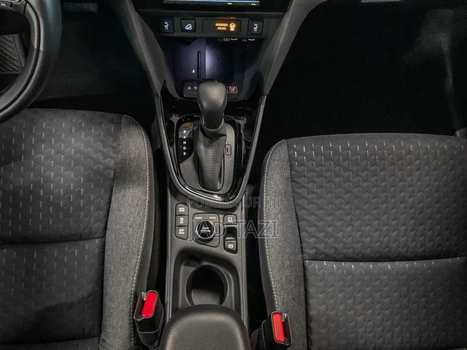 Nouveau Toyota Yaris Cross 2024 Gris