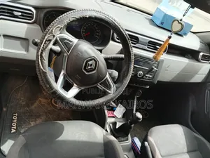 Renault Duster 2022 Beige