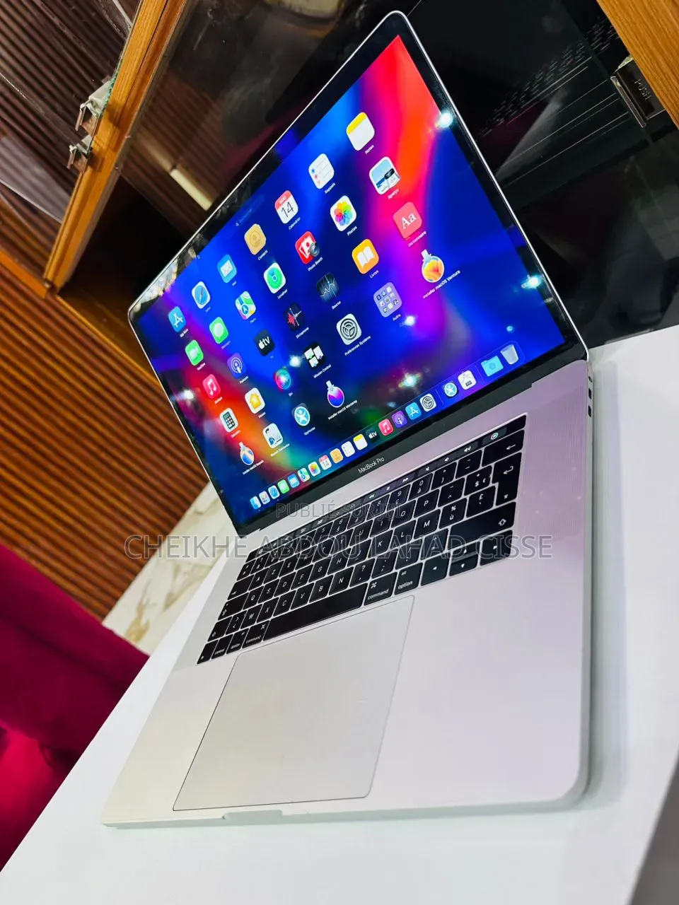 Ordinateur portable Apple MacBook Pro 2019 16GB Intel Core i7 HDD 512GB