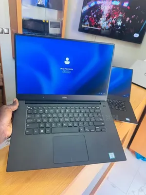 Nouveau Dell Precision 15 5520 16GB Intel Core i7 SSD 512GB