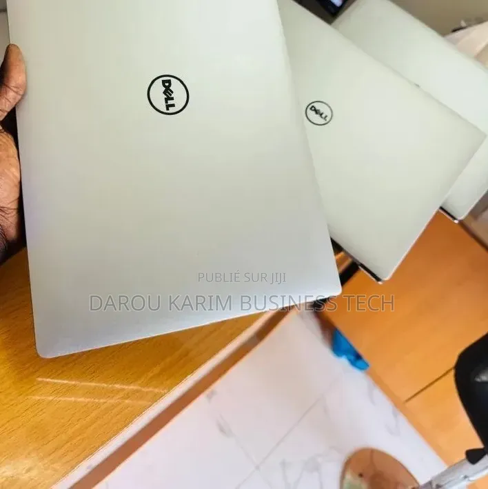 Nouveau Dell Precision 15 5520 16GB Intel Core i7 SSD 512GB