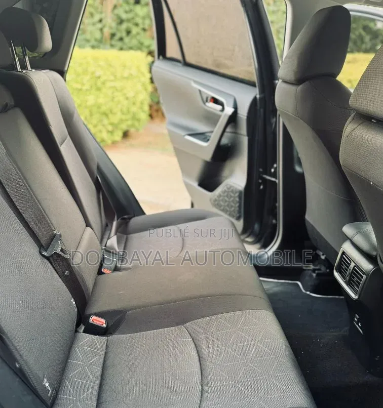 Toyota RAV4 2021 Gris