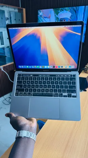 Nouveau Apple MacBook Pro 2020 16GB Intel Core i5 SSD 512GB