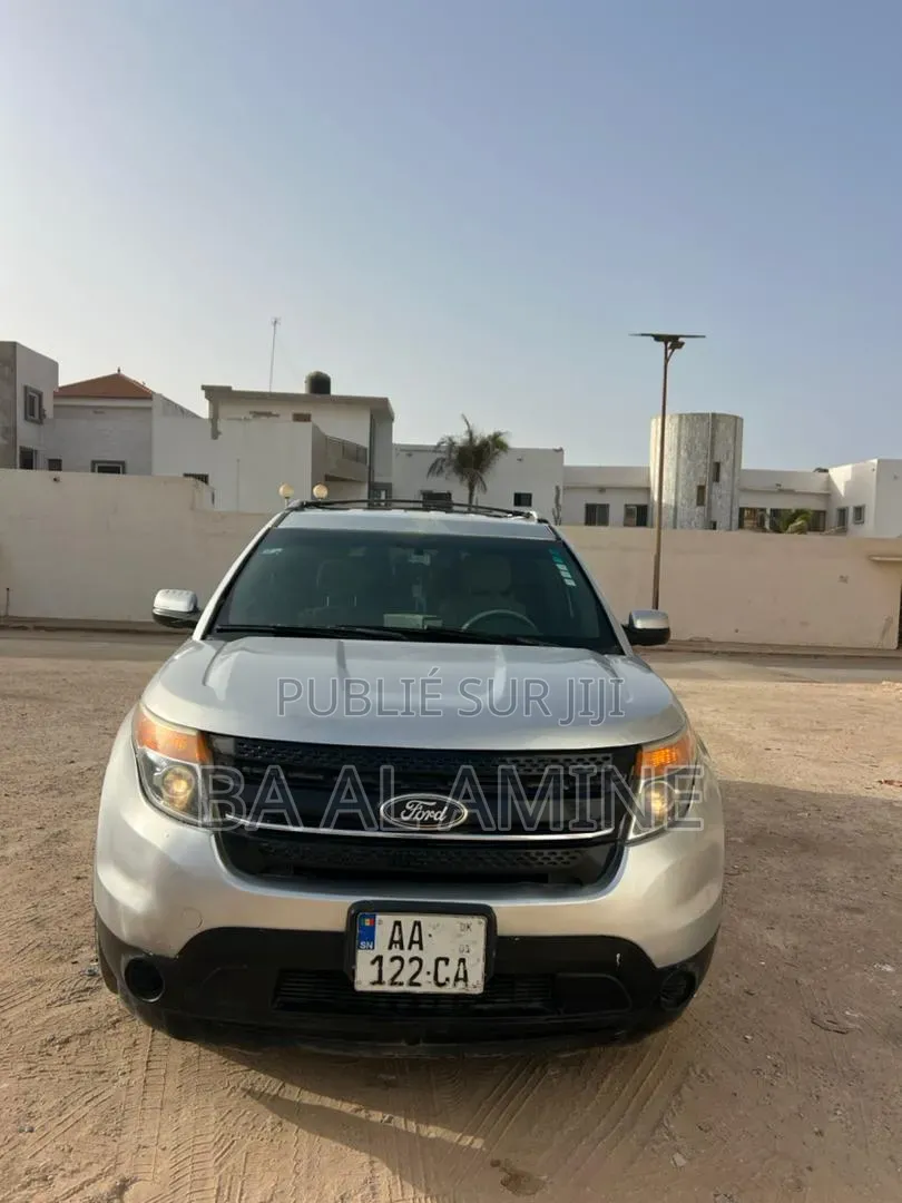 Ford Explorer 2013 Gris