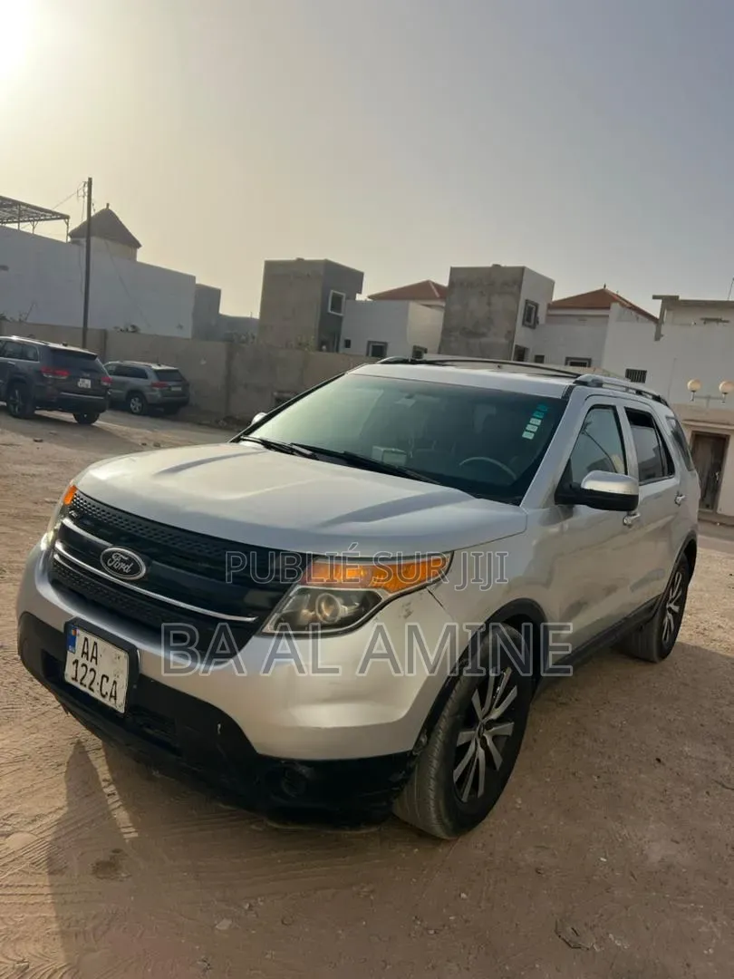 Ford Explorer 2013 Gris