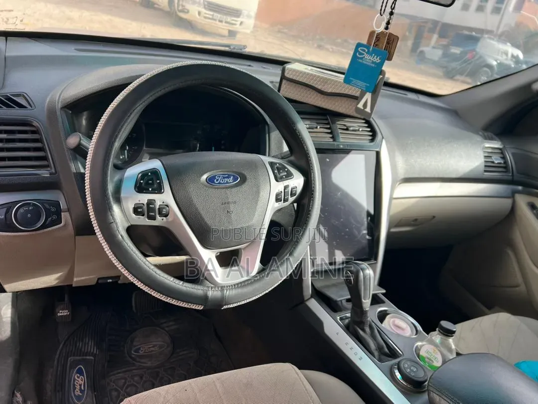 Ford Explorer 2013 Gris