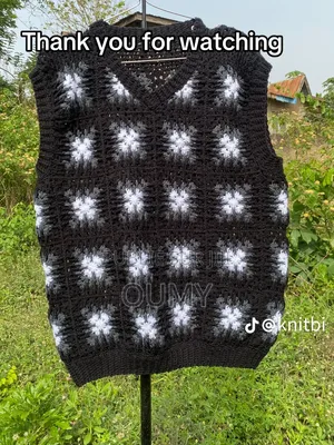 Ensemble Crochet Noir, Blanc Et Gris Fait Main