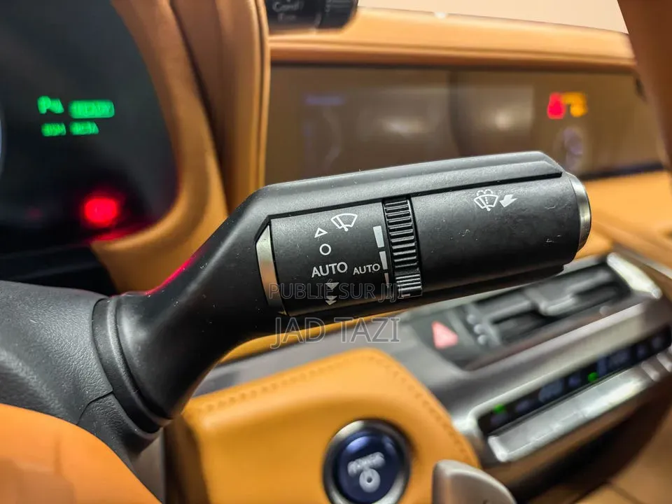 Lexus LC 2018 Rouge