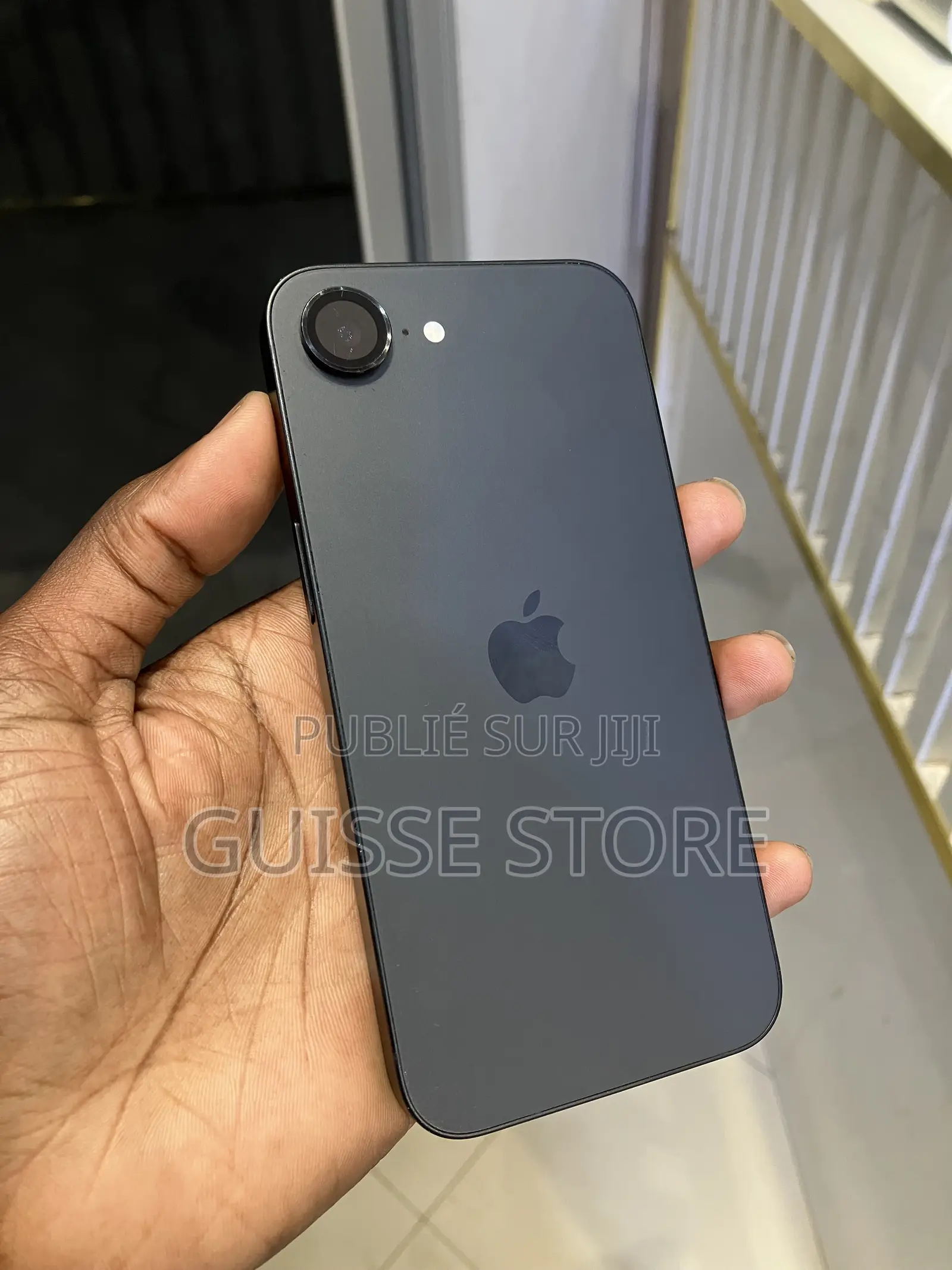 Apple iPhone 16e 128 GB Noir