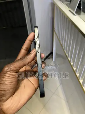 Apple iPhone 16e 128 GB Noir
