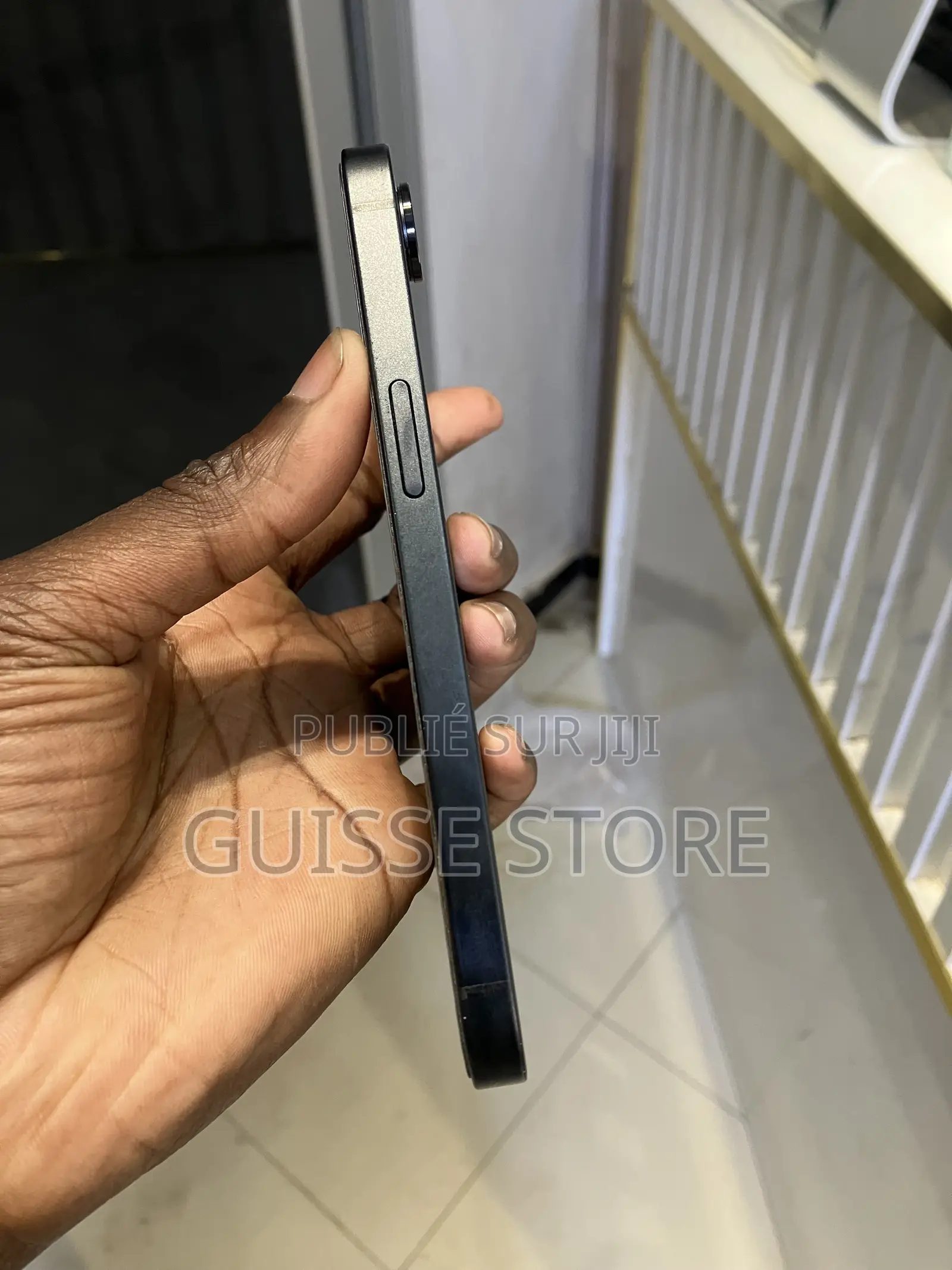 Apple iPhone 16e 128 GB Noir