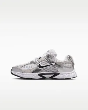 Nike V5 RNR Blanc-Gris Bldisponible