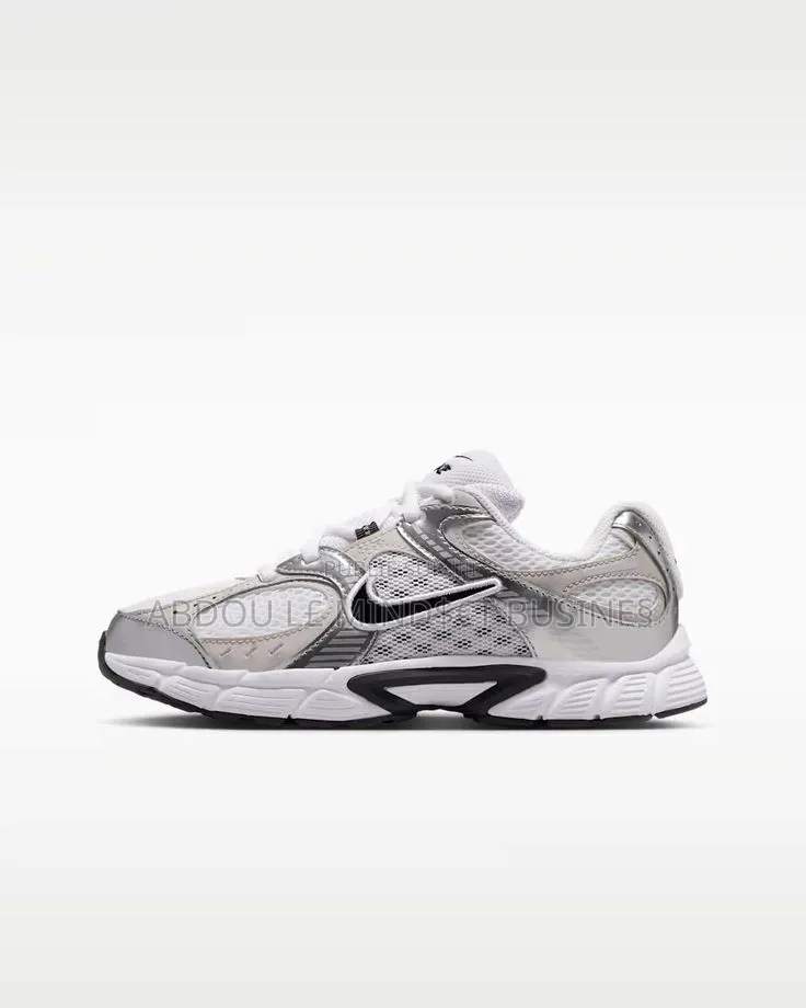 Nike V5 RNR Blanc-Gris Bldisponible