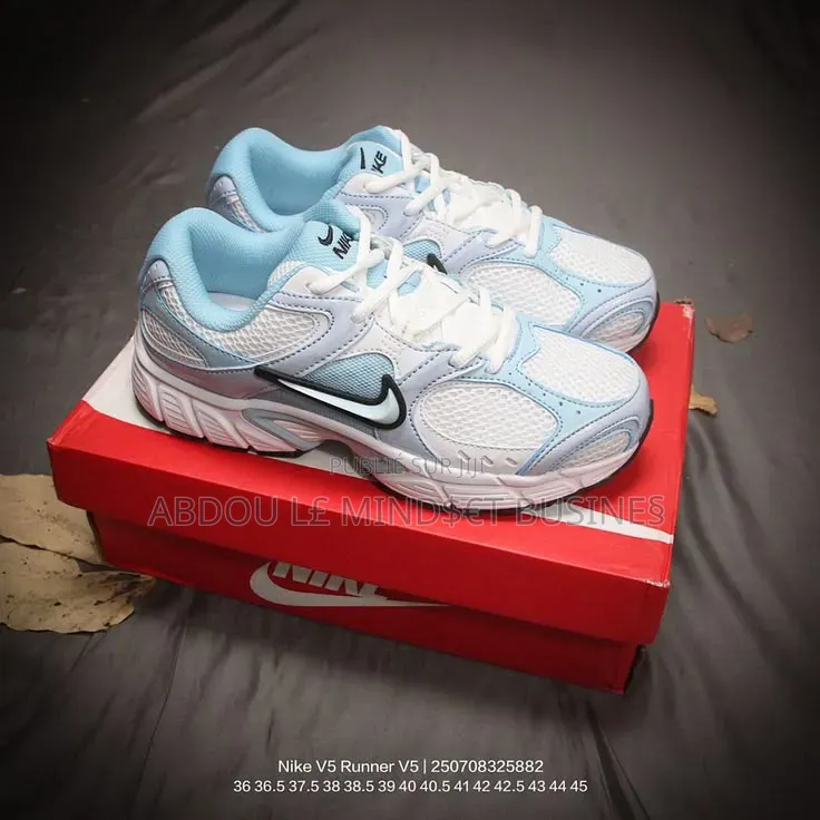 Nike V5 RNR Bleu-Blanc Disponible