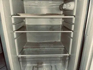 Frigo Astech Avec Compartiment Congélateur – Bon État